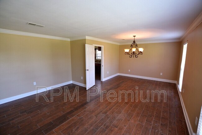 Building Photo - 12299 Sherbrook Dr