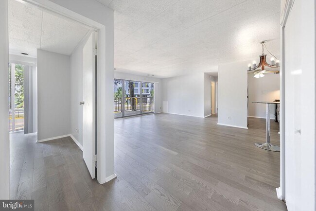 Building Photo - 2600 Indian Dr