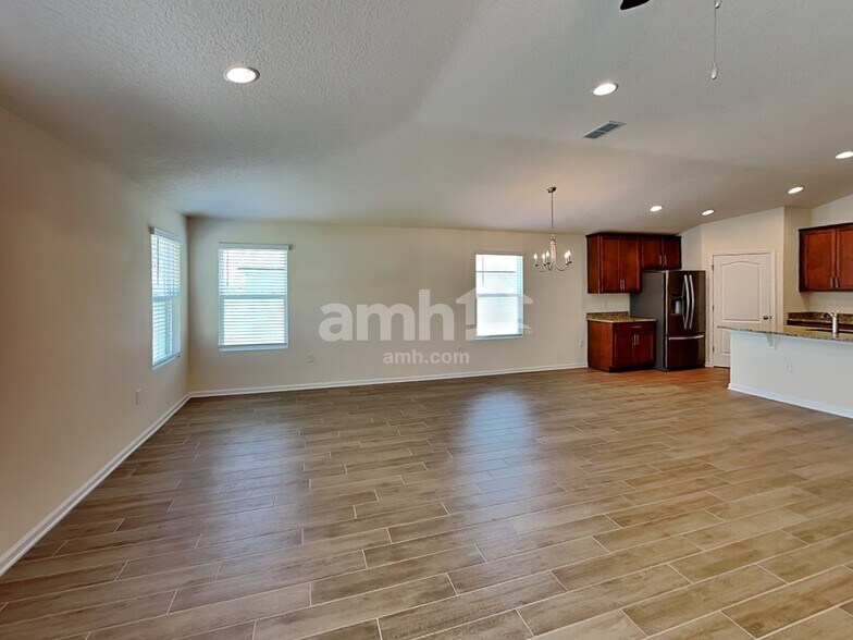 Building Photo - 40 N Hamilton Springs Rd