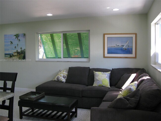 Building Photo - 13767 Oleander Ave