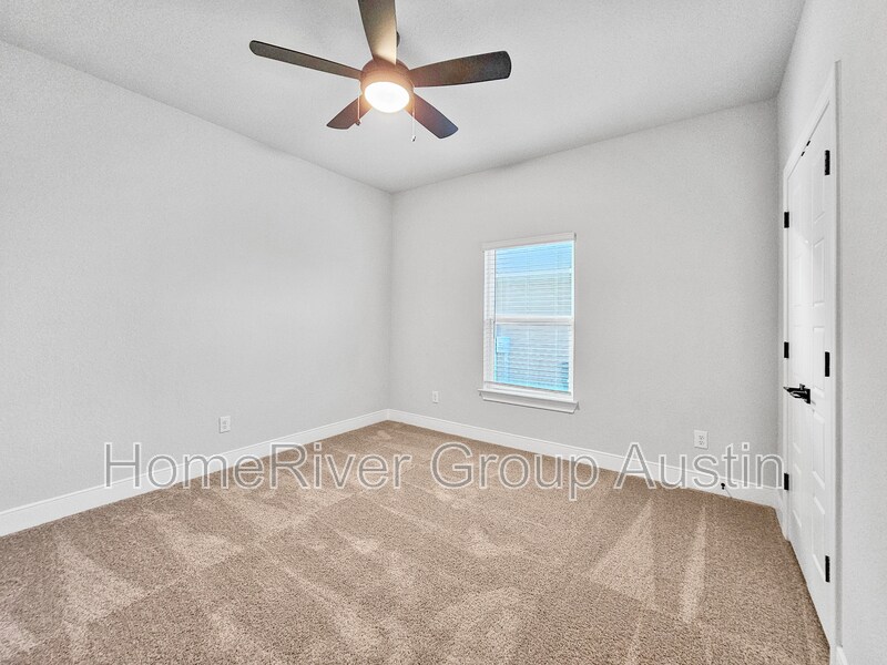 Building Photo - 117 Skyflower Ln