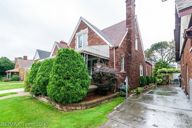 Primary Photo - 7527 Hartwell St