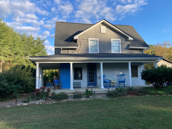 Building Photo - 12 Spruce St