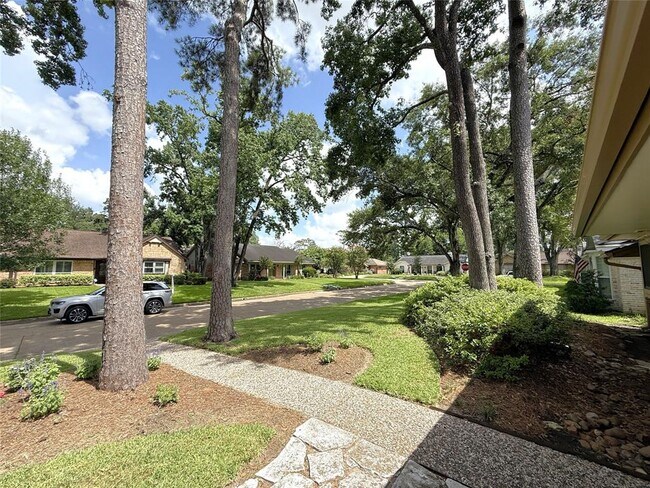 Building Photo - 5007 Shady Nook Ct