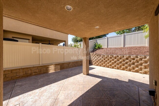 Building Photo - 6223 Avenida De Las Vistas
