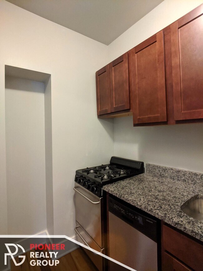 Building Photo - 1154 N Dearborn St