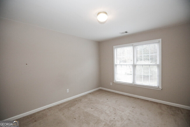 Building Photo - 1325 Killian Shoals Way SW