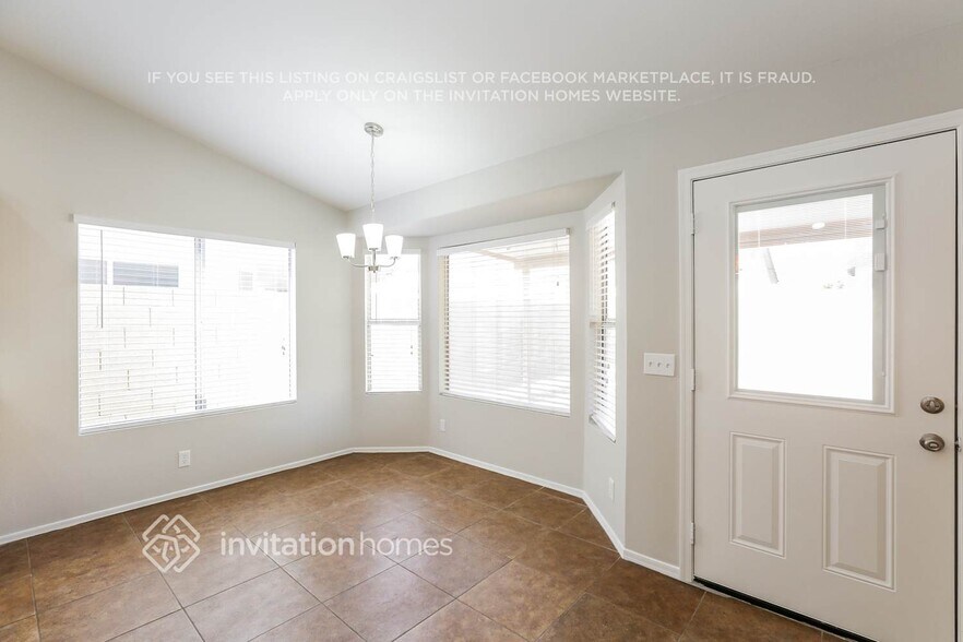 Building Photo - 2110 N Ithica St