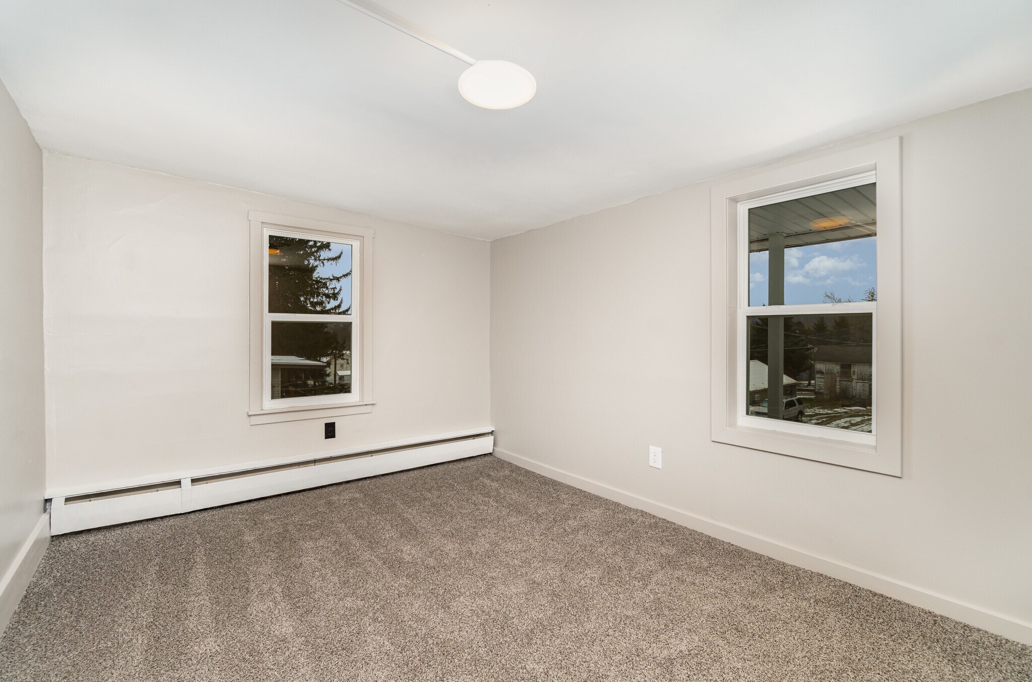 Building Photo - 324 Armstrong St