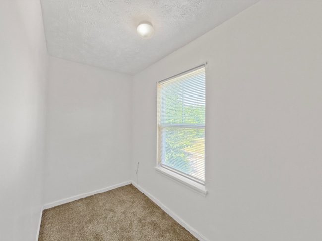 Building Photo - Charming 3 beds 2 baths in Cleveland!