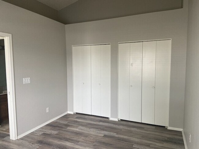 Building Photo - Private 2 bed Townhouse near University & Gilbert Rd in EastBrook community