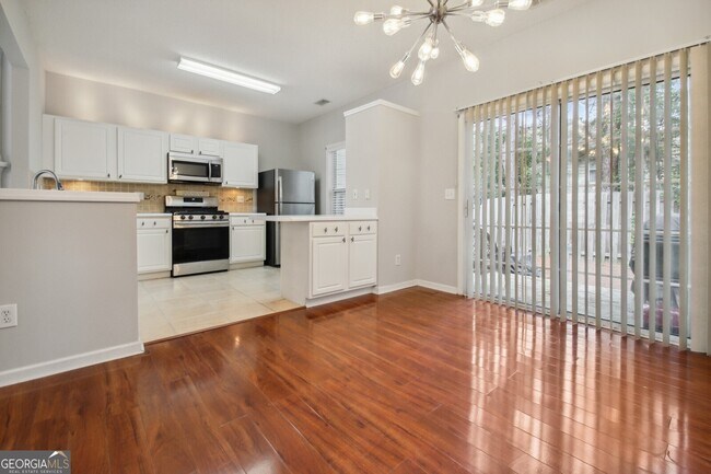 Building Photo - 4084 Howell Park Rd