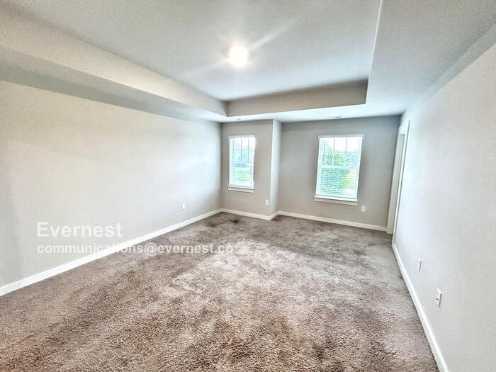 Building Photo - 549 Swanholme Dr