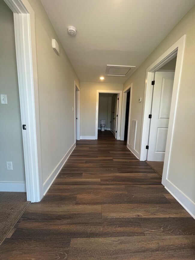 Building Photo - Fully remodeled rancher