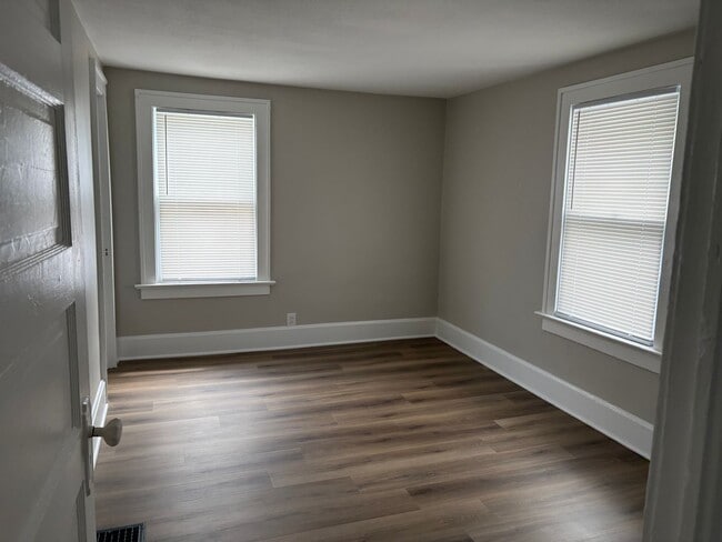 Building Photo - 3 Bedroom 1 Bath 2 Story Home