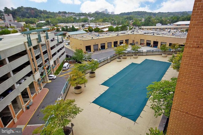Building Photo - 2720 S Arlington Mill Dr