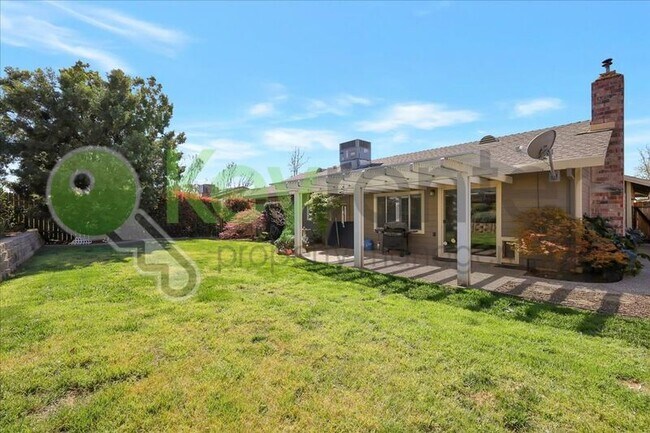 Building Photo - 6359 Edgewood Way