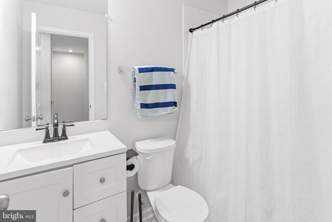 Building Photo - 66 National St