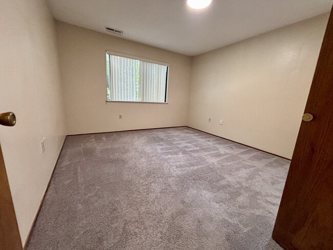 Building Photo - 307 Country View Ln