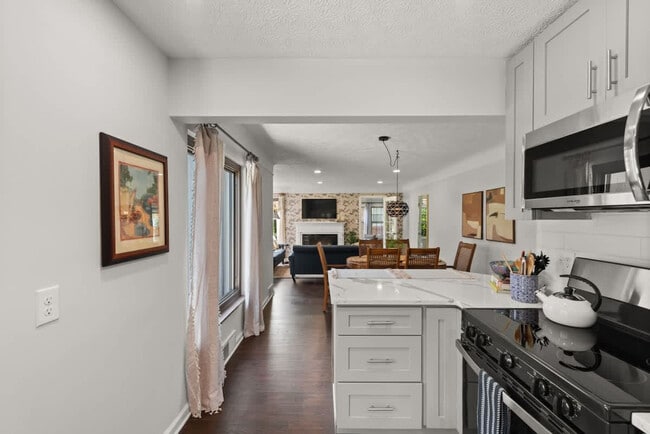 Building Photo - 6430 Olde York Rd