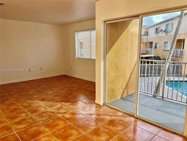 Building Photo - 6235 SW Kendale Lakes Cir