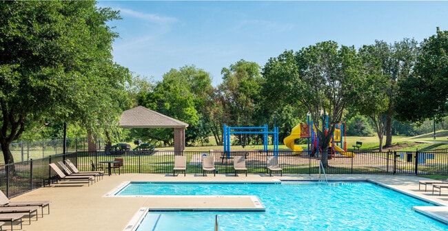 Building Photo - Carrollton Park Of North Dallas