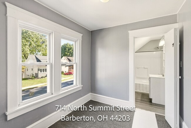 Building Photo - Three bedroom two bathroom home for rent