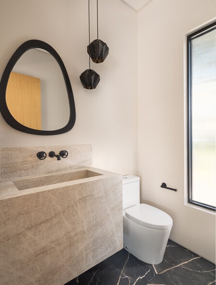 Building Photo - 1931 Sunset Plaza Dr