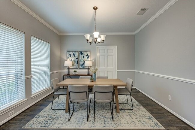 Building Photo - 3422 Mesquite Dr