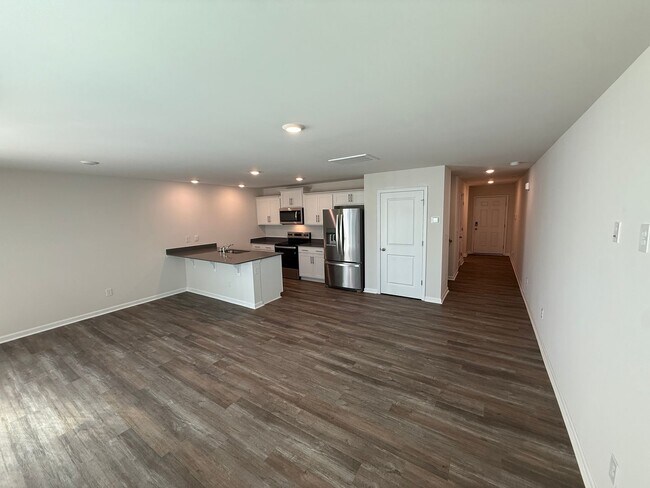 Building Photo - Beautiful Townhome in Charlotte