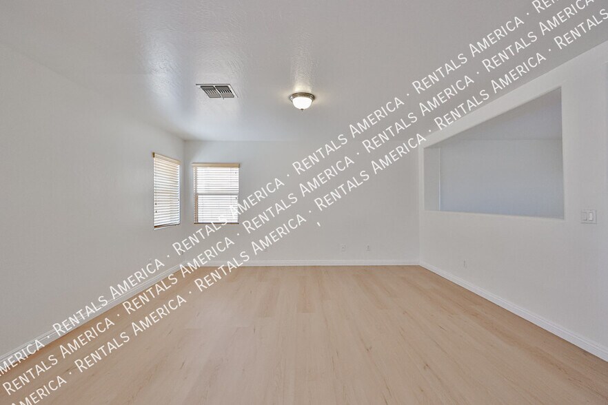 Building Photo - 11627 W Cheryl Dr