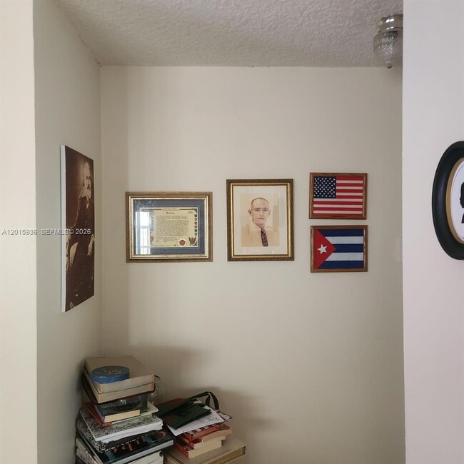 Building Photo - 2018 SW 58th Ct