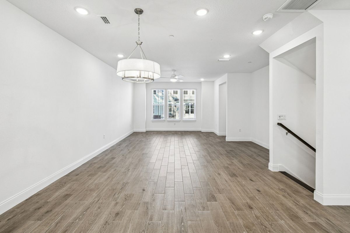 Building Photo - 1927 Risby Aly