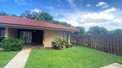 Building Photo - 5935 Forest Hill Blvd