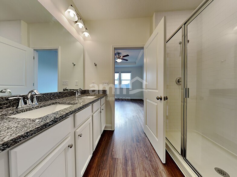Building Photo - 71 Banyan Frst Dr