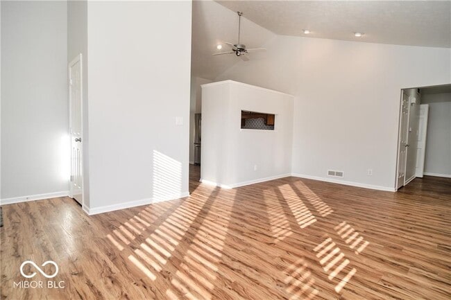 Building Photo - 802 Westridge N Dr