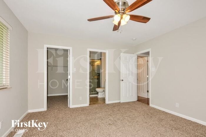 Building Photo - 134 Holly Green Dr