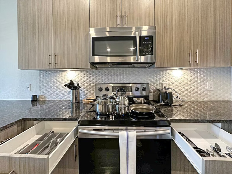 Building Photo - 7210 Henneman Way