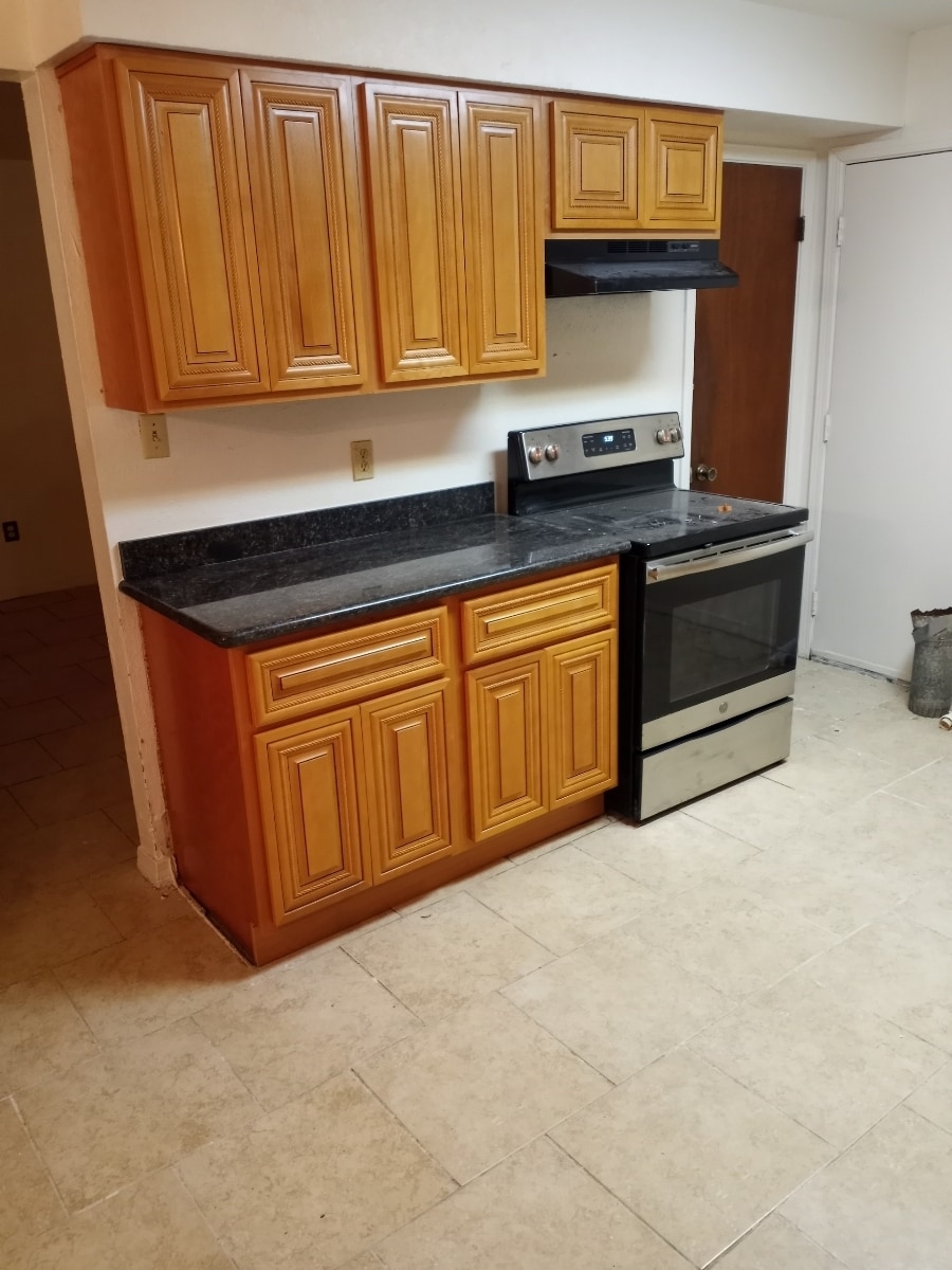 Building Photo - 315 Meadows Dr