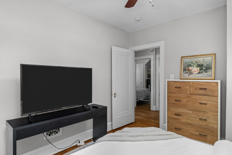 Building Photo - 5342 Itaska St