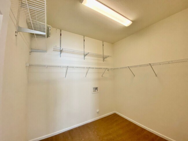 Building Photo - READY July 1st!! End-Unit Condo with Commu...