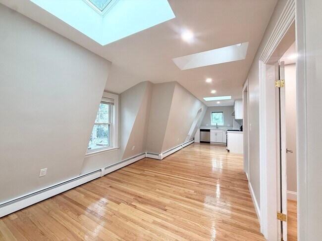 Building Photo - 6 Channing St