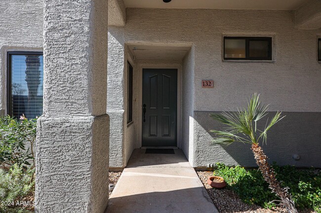 Primary Photo - 10401 N Saguaro Blvd