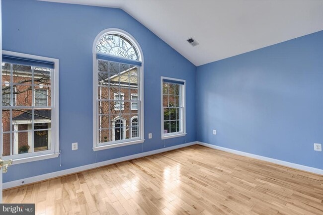 Building Photo - 427 Park Ave