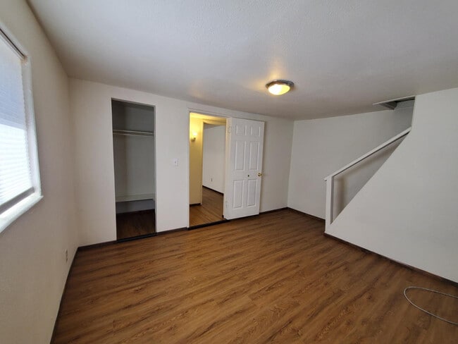 Building Photo - 515 S O'Leary St