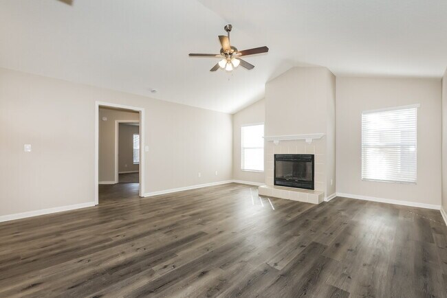 Building Photo - 4551 Oak River Cir