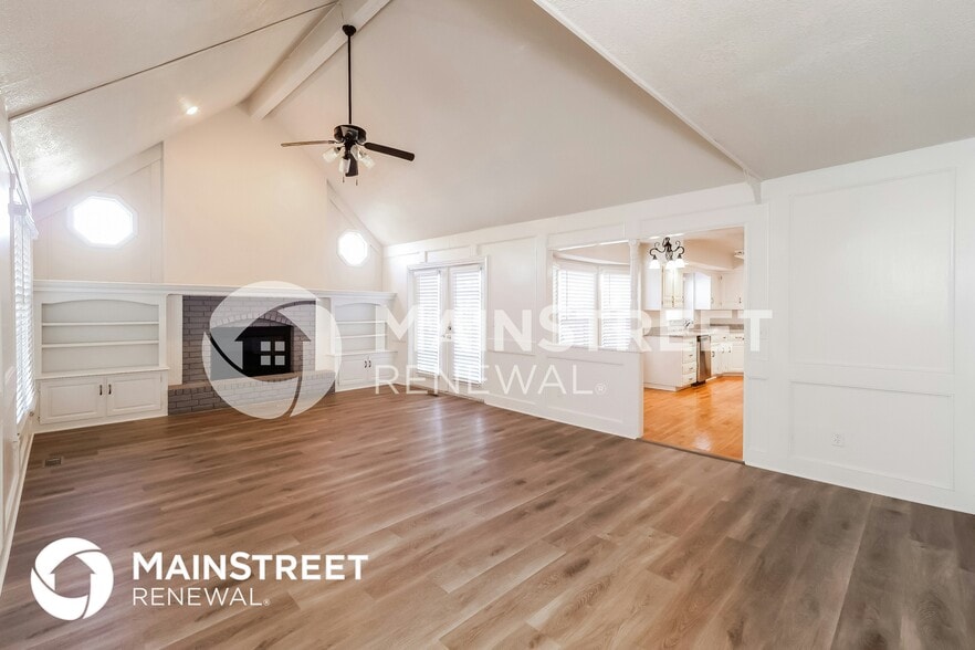 Building Photo - 1122 E Sleepy Hollow Dr