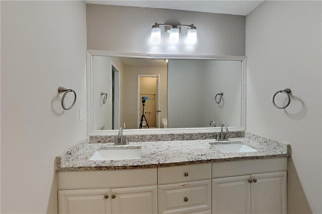 Building Photo - 3331 Hansen Way