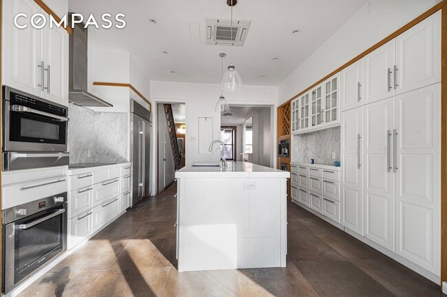 Building Photo - 458 W 153rd St