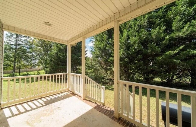 Building Photo - 119 Bluff Ct